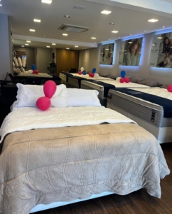 Cama com colchão premium decorado